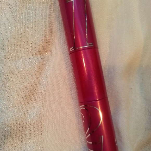 🔥HOT DEAL🔥 Covergirl Bombshell Volume by Lashblast - Picture 5 of 6